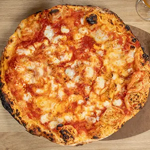 Pizza margherita a ruota di carretta